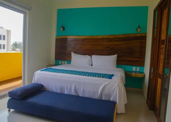 Happy Hotel