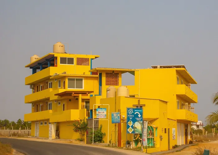 Happy Hotel